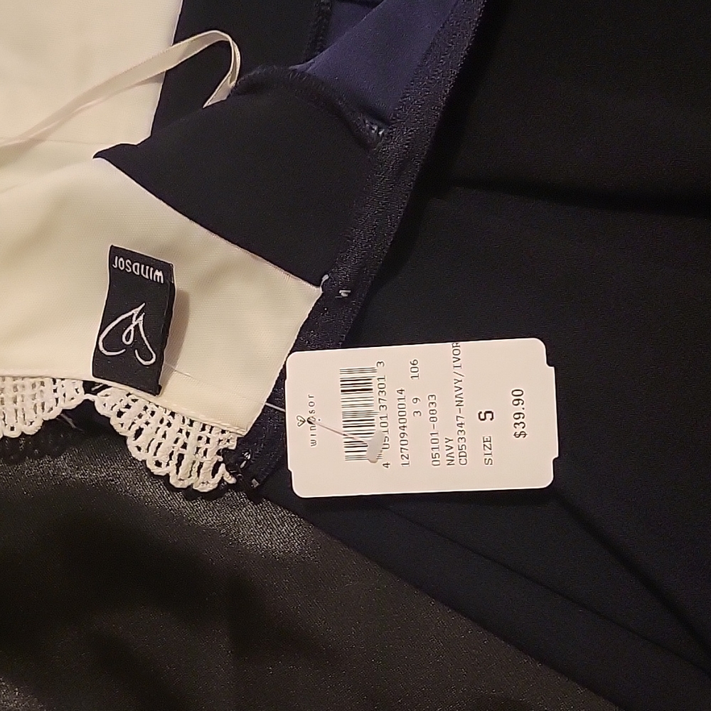 Dress - Picture 11 of 16